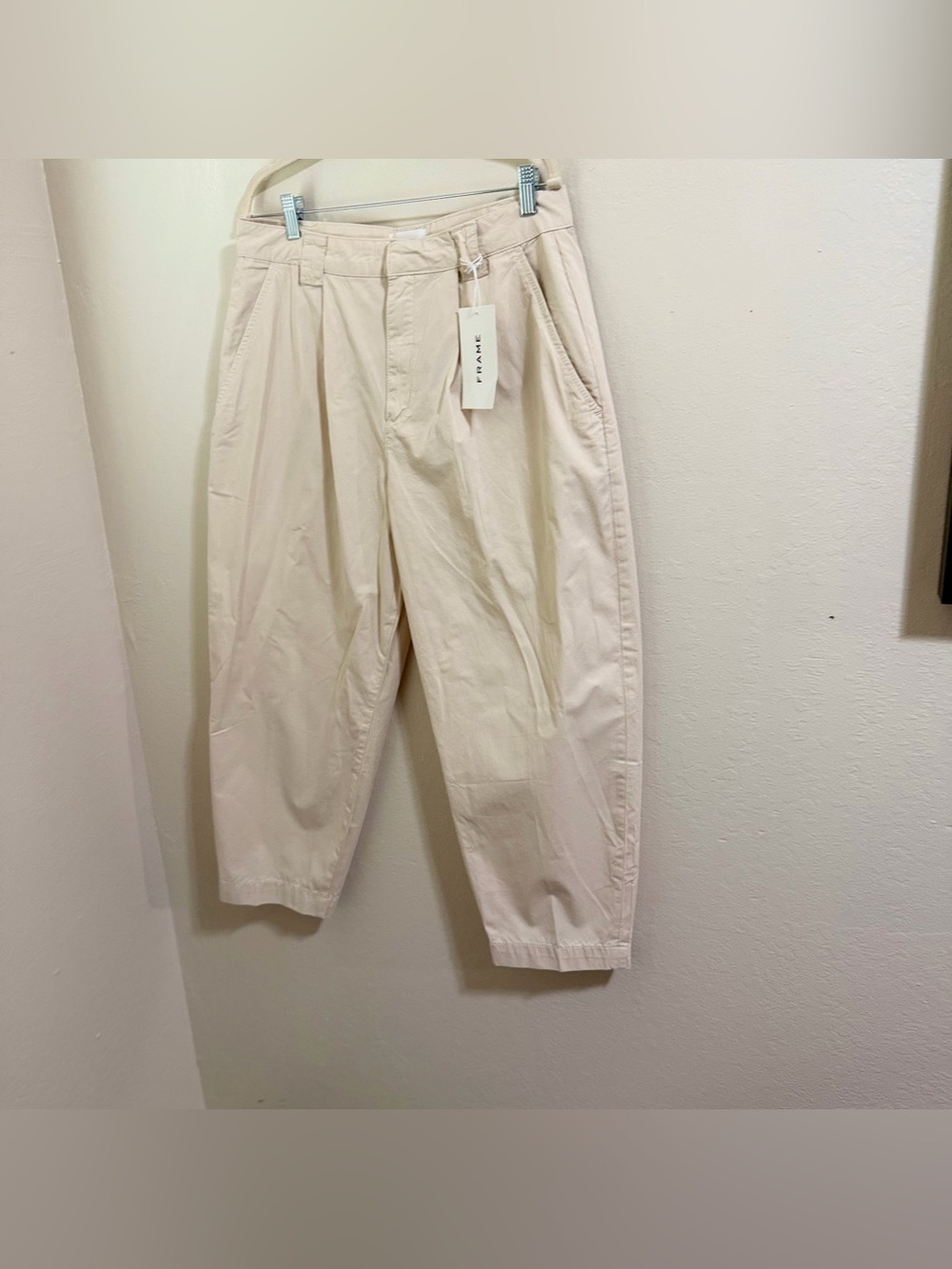 FRAME Fluid Twill Pleated Pants Size 30 NWT Off White Cream Barrel Cotton $280 - Picture 4 of 13